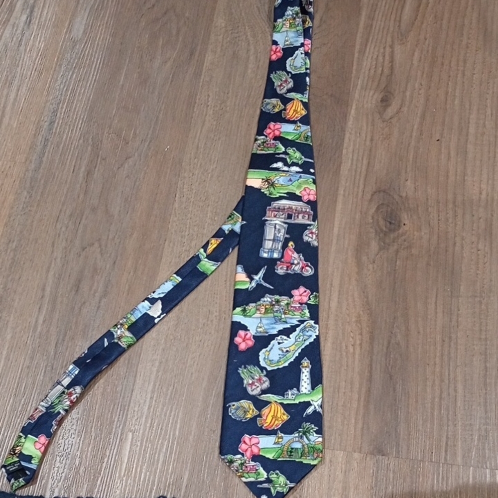 Bermuda Scenic Pattern Men's 100% Silk Tie Vintage